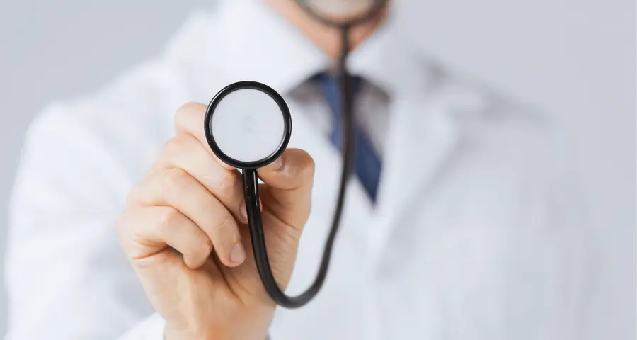 تجنيس مقيم طبيب